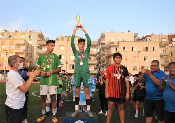 Toroslar'da futbol leni